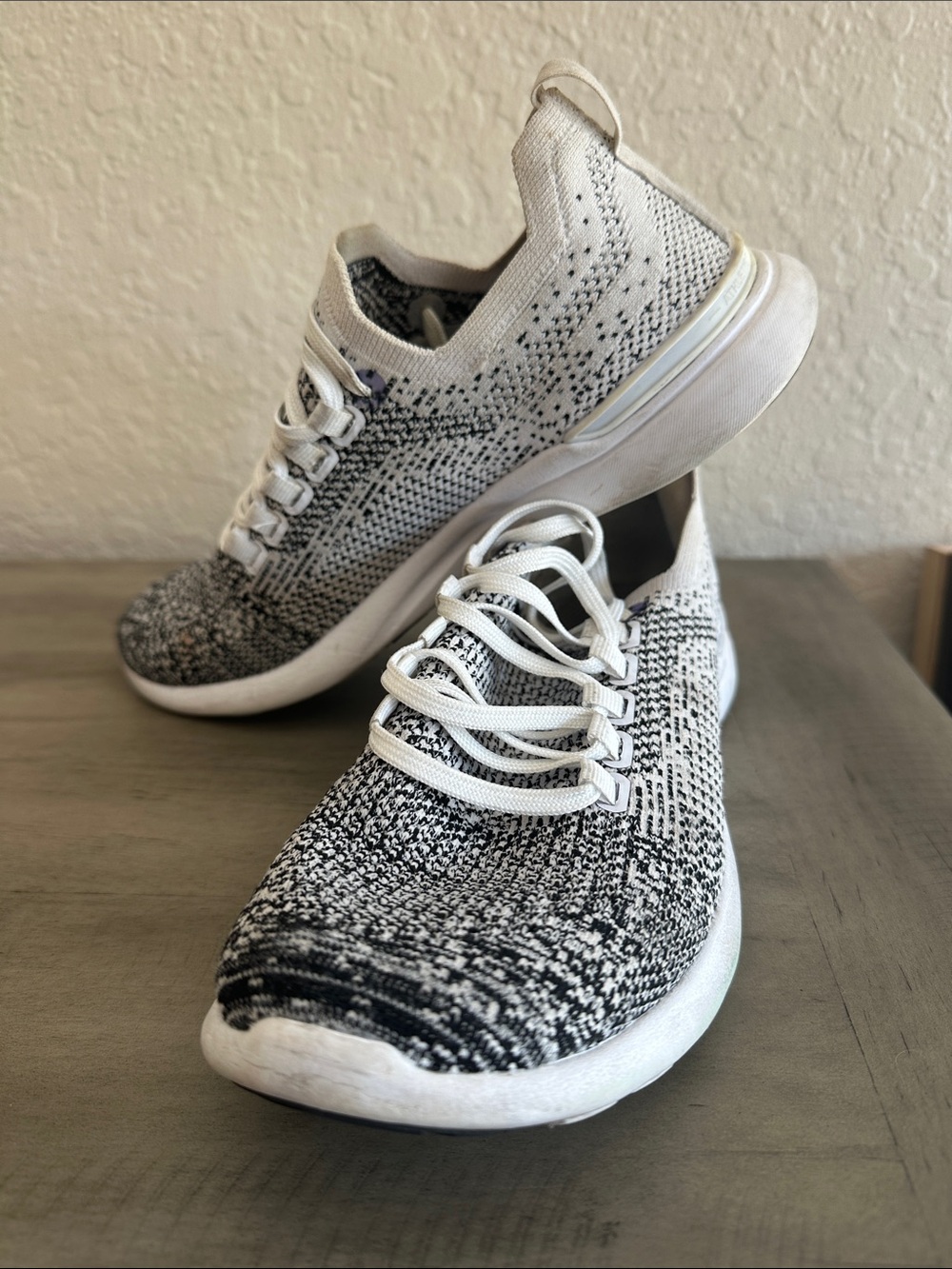 APL Techloom Breeze women’s 7.5 Lightweight Knit Slip-On Sneakers Black & White